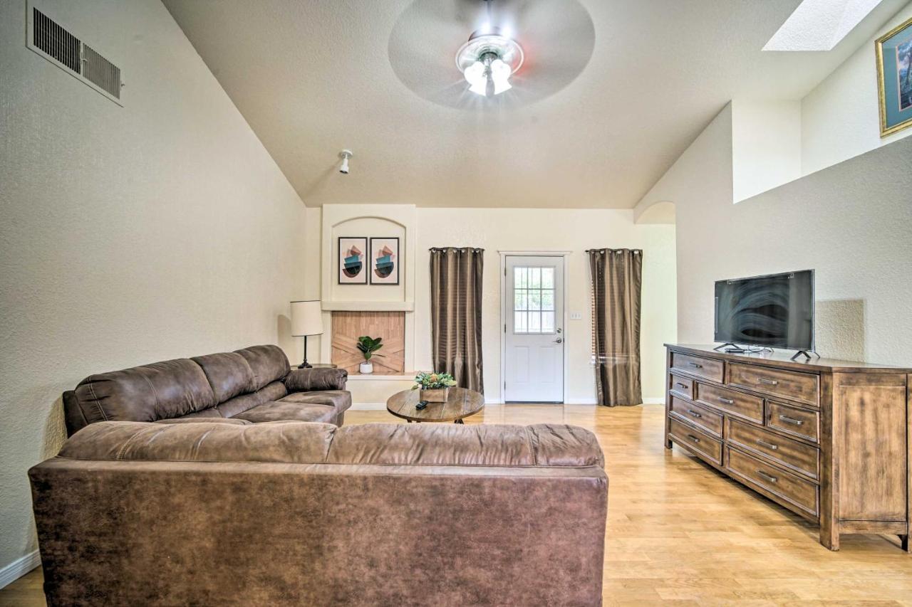 Convenient Las Cruces Home With Patio And Grill! エクステリア 写真